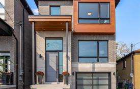 Дом в городе в Этобико, Торонто, Онтарио,  Канада за C$1 742 000