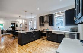 4-комнатный дом в городе в Олд Торонто, Канада за C$2 459 000