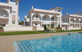 Светлые апартаменты с садом и парковкой в резиденции с бассейном и зелеными зонами, Сьюдад-Кесада, Испания за 279 000 €