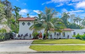 Просторный коттедж с задним двором, зоной отдыха, террасой, парковкой и садом, Майами, США за 1 308 000 €