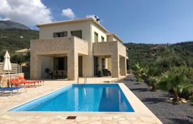 Трёхэтажная вилла с бассейном, пышным садом и прекрасными видами в Кардамили, Пелопоннес, Греция за 570 000 €