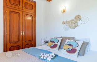 5-комнатный коттедж 340 м² в Аликанте за 799 000 €