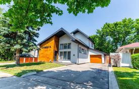 Дом в городе в Этобико, Торонто, Онтарио,  Канада за C$1 675 000