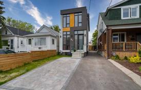Дом в городе в Восточном Йорке, Торонто, Онтарио,  Канада за C$1 669 000