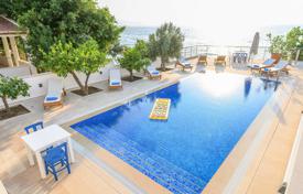 Элитная вилла с бассейном и панорамным видом в спокойном районе, на берегу Эгейского моря, Бодрум, Турция за 4 700 € в неделю