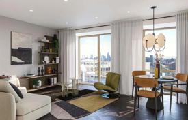 Двухкомнатные апартаменты в новой резиденции с бассейном, Лондон, Великобритания за $578 000