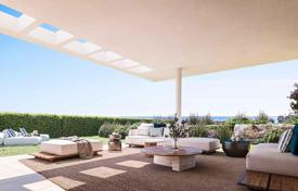 Четырехкомнатные апартаменты с собственным садом и видом на море, Эстепона, Испания за 387 000 €