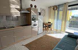 Квартира Продается квартира с гаражом в новом, современном доме, в 500 метрах от пляжей, Баньоле! Вид на море! за 249 000 €