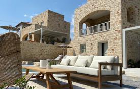 Меблированная вилла с гостевым домом, бассейном и видом на море в спокойном районе, Неохори, Пелопоннес, Греция за 700 000 €