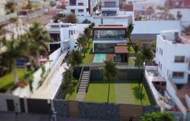 Новая двухэтажная вилла с бассейном и садом в Коста Адехе, Тенерифе, Испания за 2 500 000 €