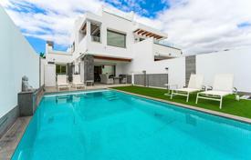 Четырёхуровневый таунхаус с бассейном, садом и гаражом в Лос Кристианос, Тенерифе, Испания за 960 000 €