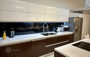 7-комнатный дом 310 м² в Порече за 1 166 000 €