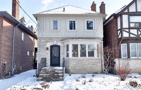 Дом в городе в Восточном Йорке, Торонто, Онтарио,  Канада за C$1 904 000
