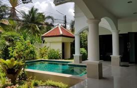 Красивый дом с 3 спальнями и бассейном в районе Sattahip за $292 000
