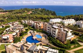 Четырёхкомнатная квартира с частным садом всего в 100 м от моря, Льорет‑де-Мар, Коста-Брава, Испания за 465 000 €