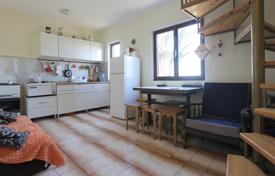 Меблированный дом с террасой, Добра Вода, Черногория за 107 000 €
