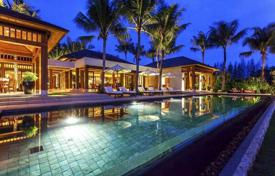 Комфортабельная вилла с террасой, видом на море, бассейном и садом в охраняемой урбанизации, на первой линии от пляжа, Пхангнга, Таиланд за $3 620 000