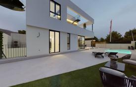 Новая трехэтажная вилла с бассейном и видом на море в Бенидорме, Аликанте, Испания за 510 000 €