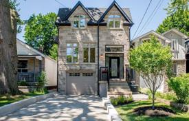 Дом в городе в Восточном Йорке, Торонто, Онтарио,  Канада за C$1 489 000
