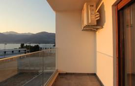 Квартира с террасой и парковочным местом в 100 метрах от моря, Доньа Ластва, Черногория за 280 000 €