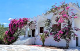 Комфортабельный и яркий дом с видом на море, Микро Амони, Греция за 350 000 €