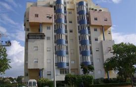 Светлые апартаменты с видом на город в уютной резиденции, Нетания, Израиль за $490 000