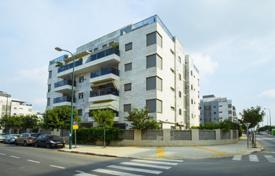 Современные дуплекс-апартаменты с двумя террасами и видом на море в светлой резиденции, Нетания, Израиль за $870 000