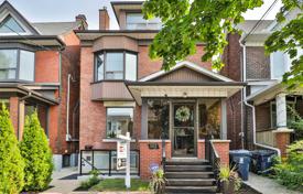Дом в городе в Олд Торонто, Торонто, Онтарио,  Канада за C$2 217 000