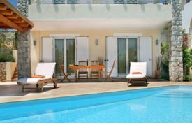 Новая комфортабельная вилла с бассейном в 250 метрах от пляжа, Порто Хели, Греция за 4 500 € в неделю