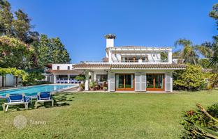 5-комнатная вилла 698 м² в Эстепоне за 2 400 000 €
