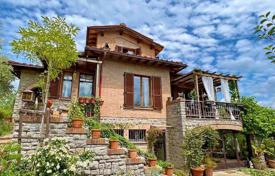 Трехэтажная вилла с оливковой рощей в Кастельнуово-Берарденга, Тоскана, Италия за 650 000 €