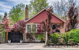 Дом в городе в Восточном Йорке, Торонто, Онтарио,  Канада за C$1 042 000