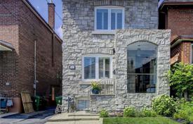 Дом в городе в Восточном Йорке, Торонто, Онтарио,  Канада за C$1 439 000