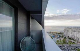Продается прекрасная квартира-студия с одновременно потрясающим видом на море и город за $67 000