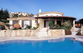 Новая вилла с террасой и видом на море в престижной резиденции, недалеко от пляжа, Пафос, Кипр за 1 002 000 €