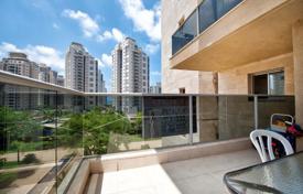 Комфортабельные апартаменты с террасой в светлой резиденции, недалеко от пляжа, Нетания, Израиль за $740 000
