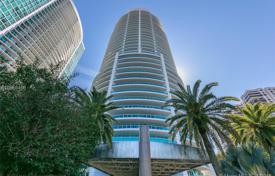 Четырехкомнатная квартира с панорамными видами на океан в Майами, Флорида, США за 1 683 000 €