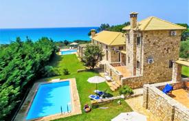 Уникальное поместье с двумя бассейнами и видом на море в 50 метрах от пляжа, Гаргальяни, Греция за 6 500 000 €