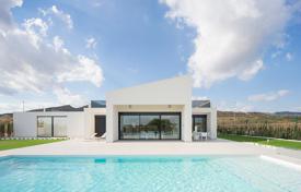 Эксклюзивная одноэтажная вилла с бассейном на первой от линии гольфа, Мурсия, Испания за 740 000 €
