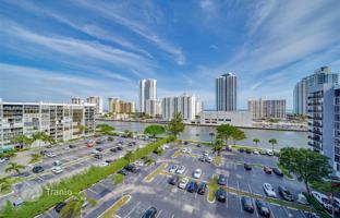 2-комнатная квартира в кондо 105 м² в Халландейл Бич за $350 000