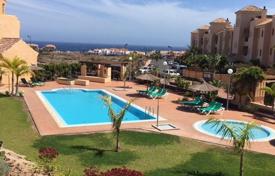 Просторный таунхаус с джакузи и видом на море, Гольф дель Сур, Испания за C$617 000