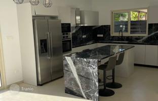 5-комнатный коттедж 300 м² в Агиос Тихонасе за 1 300 000 €