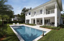 Просторная вилла с задним двором, бассейном, зоной барбекю, патио, террасами и гаражом, Майами, США за $2 895 000