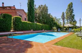 Традиционная вилла с гостевым домом, бассейном и садом в Фаулье, Тоскана, Италия за 1 200 000 €