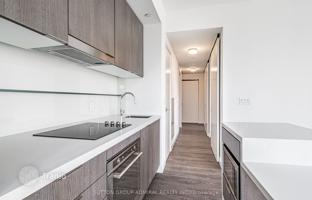 5-комнатная квартира на Куин-стрит-Запад за C$938 000