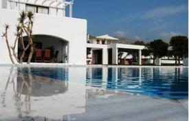 Современная вилла с террасой, бассейном, видом на горы и просторным участком, Афины, Аттика, Греция за 3 900 000 €
