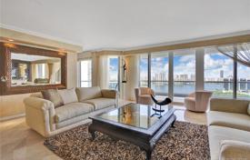 Уютные апартаменты с видом на океан в резиденции на первой линии от пляжа, Авентура, Флорида, США за 884 000 €