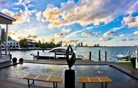 Просторная вилла с задним двором, бассейном, зоной отдыха, террасой и гаражом, Майами, США за 11 598 000 €