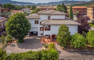 17-комнатная вилла 580 м² в Перудже за 530 000 €