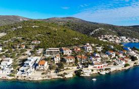 Земля под застройку с видом на море недалеко от Трогира, Сплитско-Далматинская жупания, Хорватия за 295 000 €